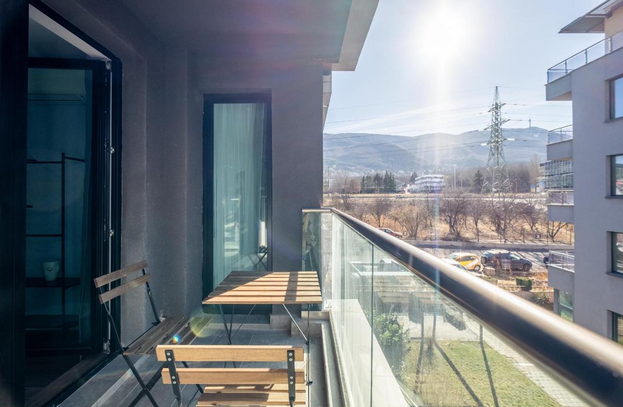 Emirates Lux Apartment And Parking Sofia Exterior foto