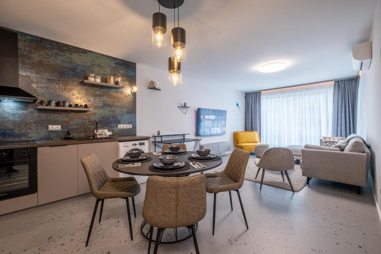 Emirates Lux Apartment And Parking Sofia Exterior foto