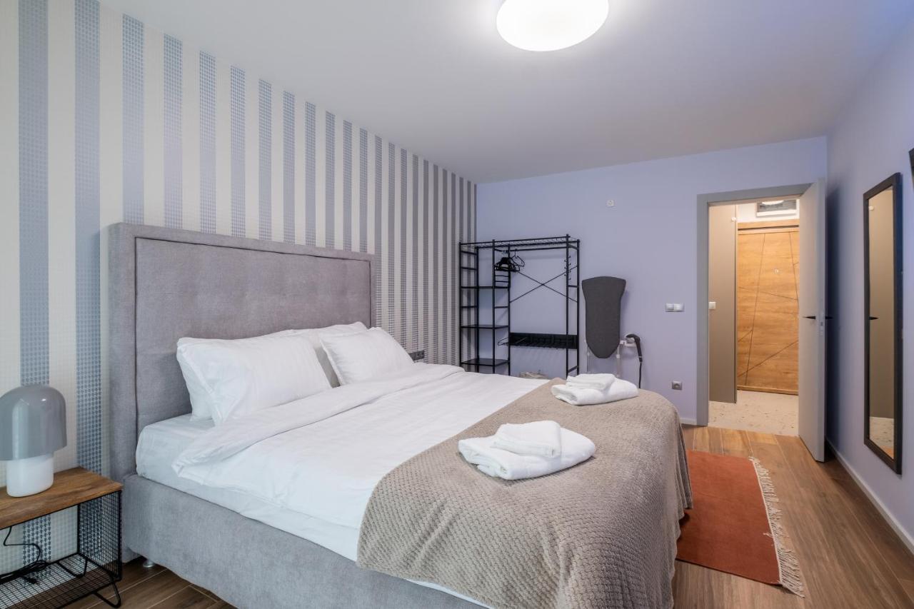 Emirates Lux Apartment And Parking Sofia Exterior foto