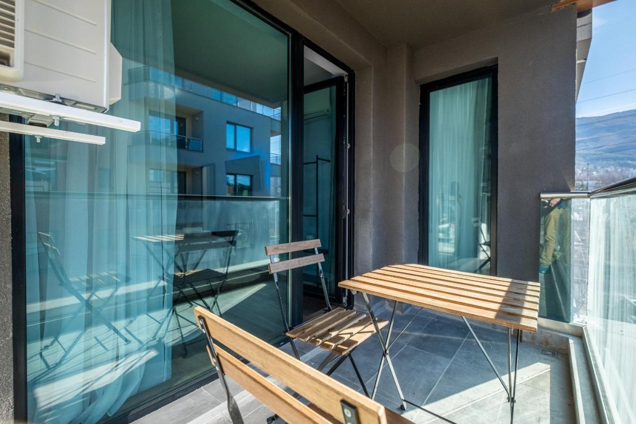 Emirates Lux Apartment And Parking Sofia Exterior foto